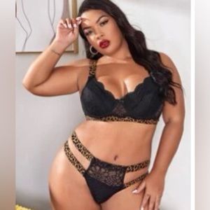 Plus Size Leopard Trim Floral Lace Underwire Lingerie Set